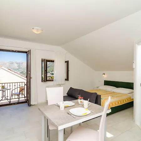 بيت ضيافة Cina