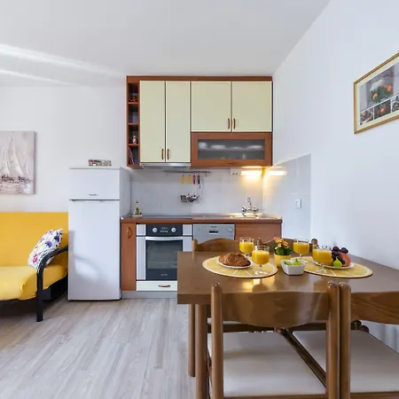 Cina بيت ضيافة 3*