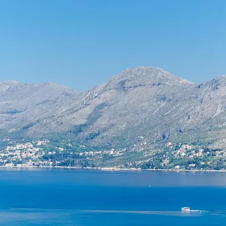 Πανσιόν Cina 3*