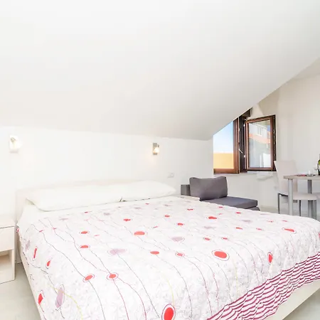 ゲストハウス Cina ツァヴタット