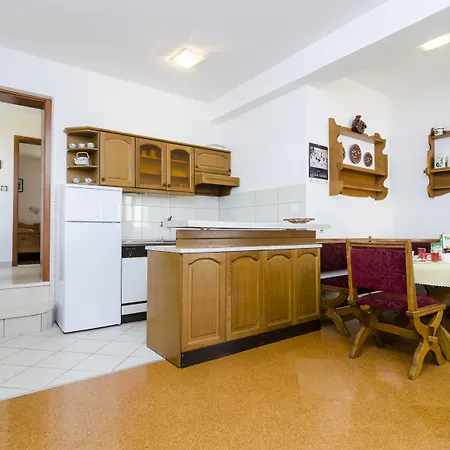 ゲストハウス Cina 3*