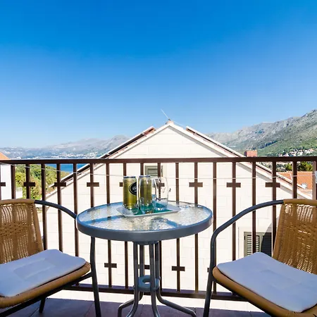 Cina ゲストハウス 3*